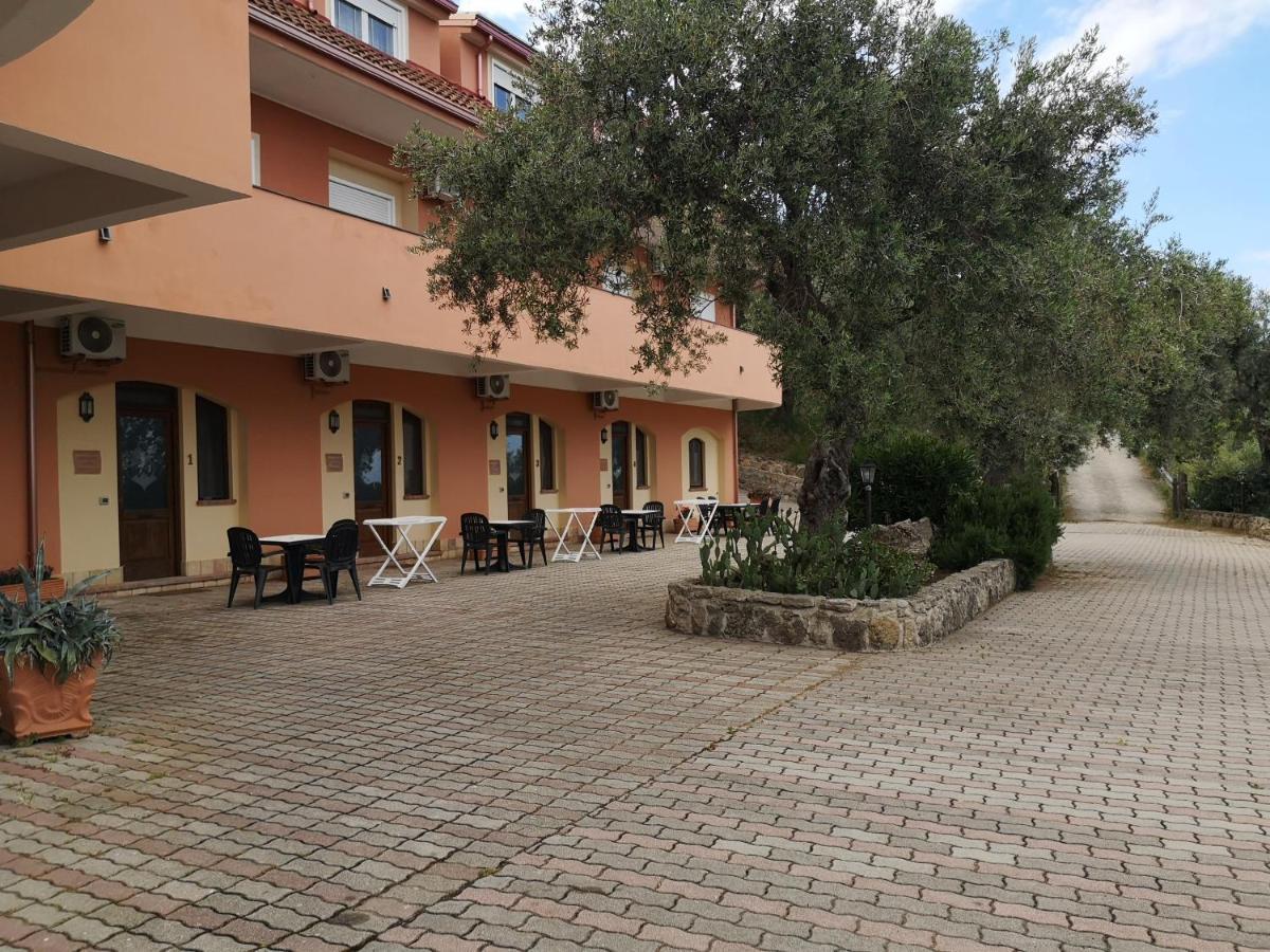 Agriturismo Catena Ciro Exteriör bild